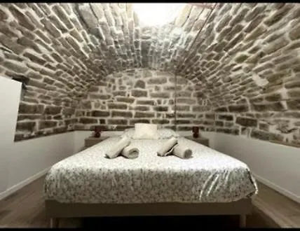 Charme Et Cave A * Фонтенбло